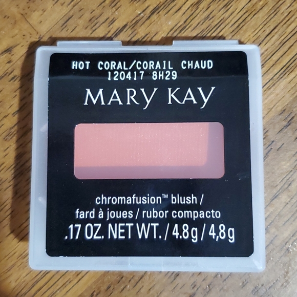 Mary Kay Blush and Bronzer - Picture 6 of 8
